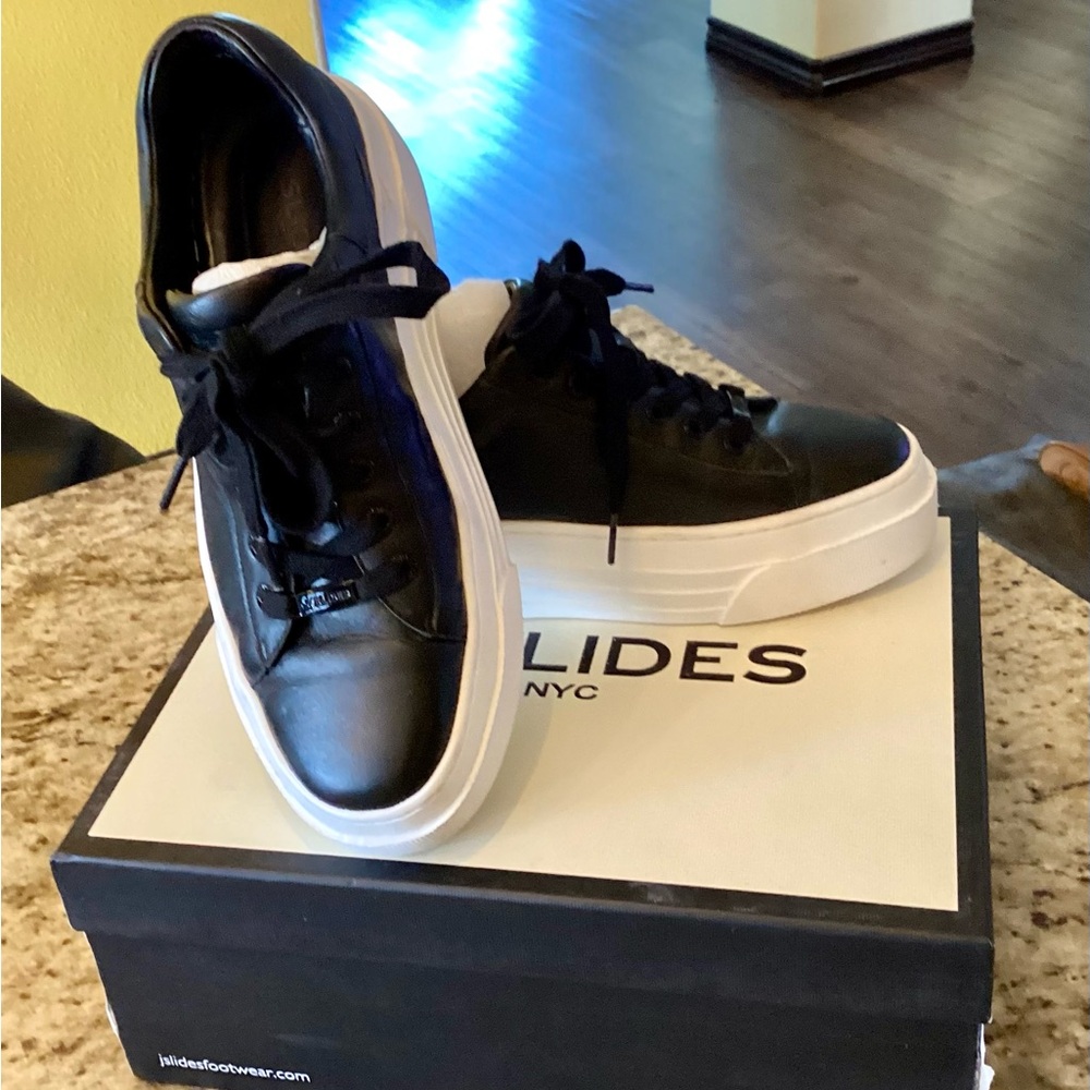 JSlides NYC black & white Sneakers